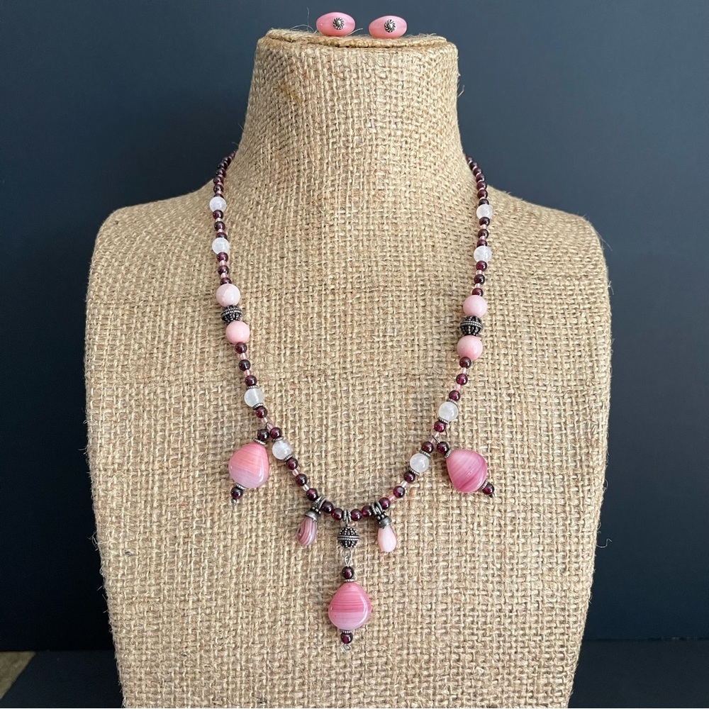 Elegant garnet & rose quartz Beaded Necklace and Earring Set